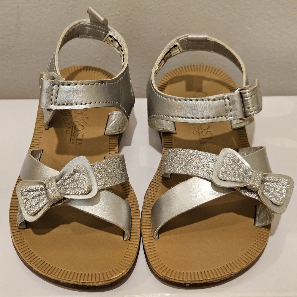 OshKosh B'gosh Girls Silver Sandals with Glitter Bow